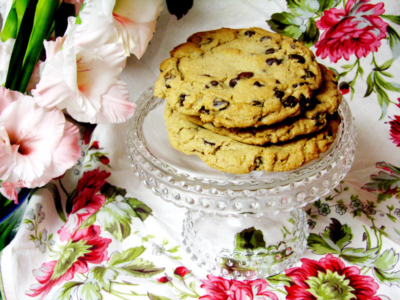 Chocolate_chip_cookies